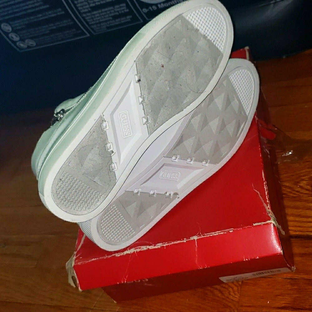 G0uess shoes